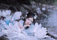 不需要在他的床上假装快乐