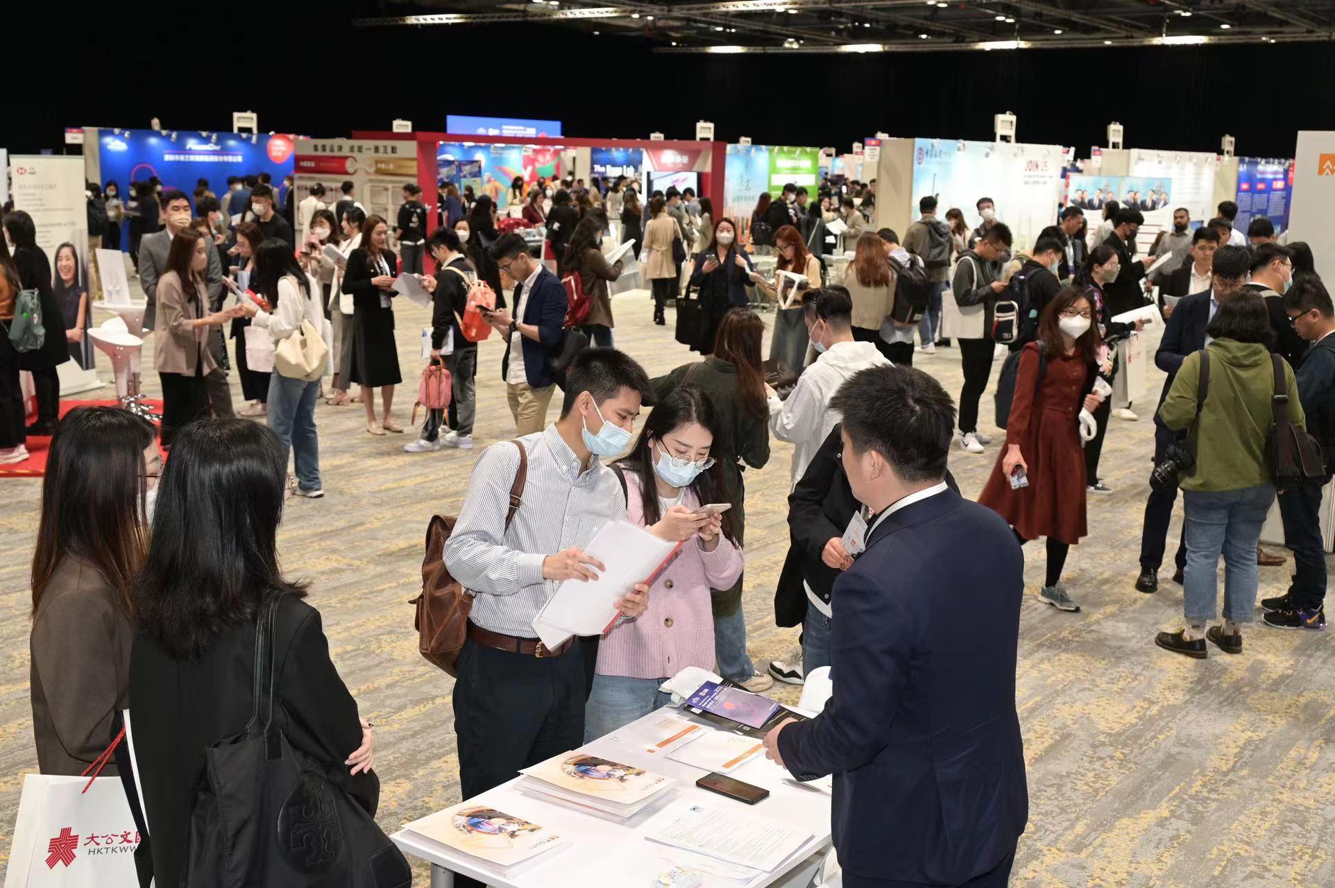 吃鸡国际服最新版本2023(宾利和劳斯莱斯哪种小车更好)